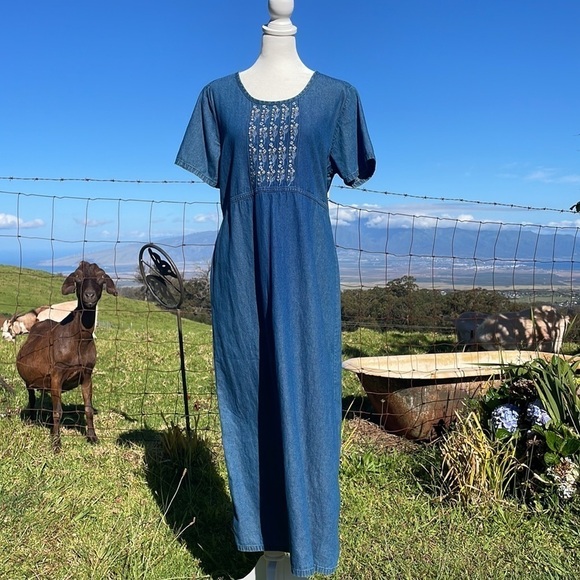 VTG Y2K Embroidered Denim Short Sleeve Maxi Dress Erika & Co - Picture 1 of 8